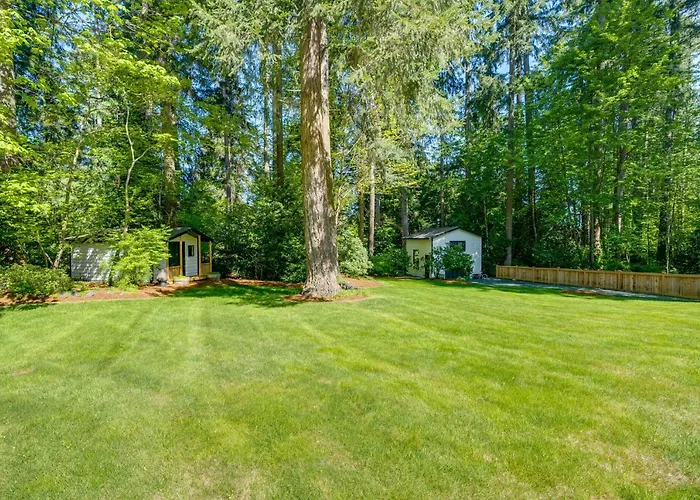 Modern Home 3 Miles To Woodinville Wine Country!