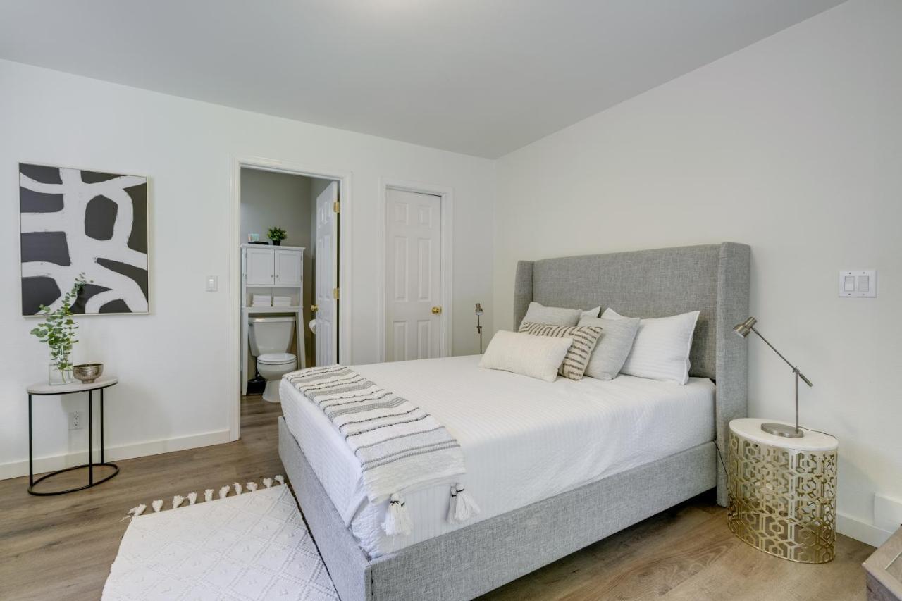 Holiday home Modern 3 Miles To Wine Country! *
